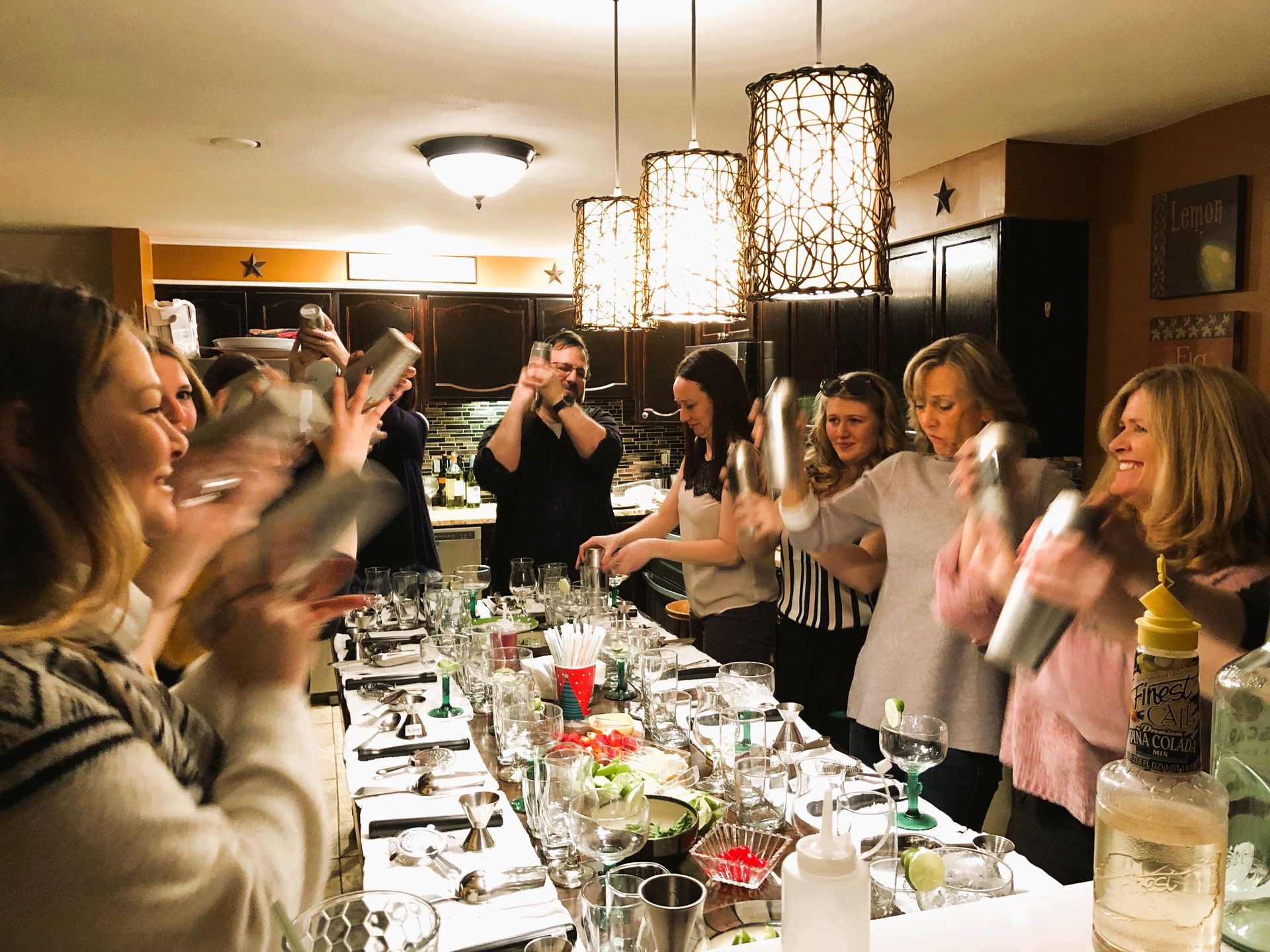 "Cocktails & Company" – On-Site Mixology Class